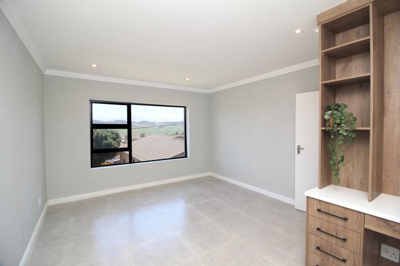 3 Bedroom Property for Sale in Fraaiuitsig Western Cape